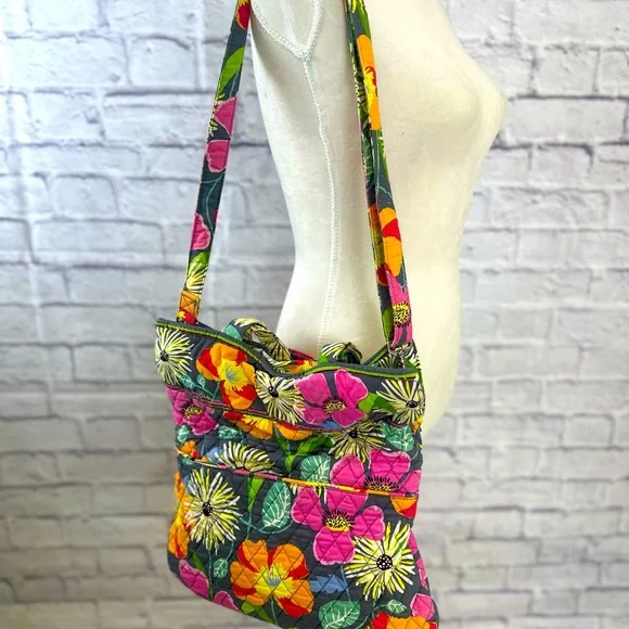 Vera Bradley Quilted Floral Shoulder/Crossbody Bag – W/ Tumbler Retired Pattern‎ - Picture 3 of 16
